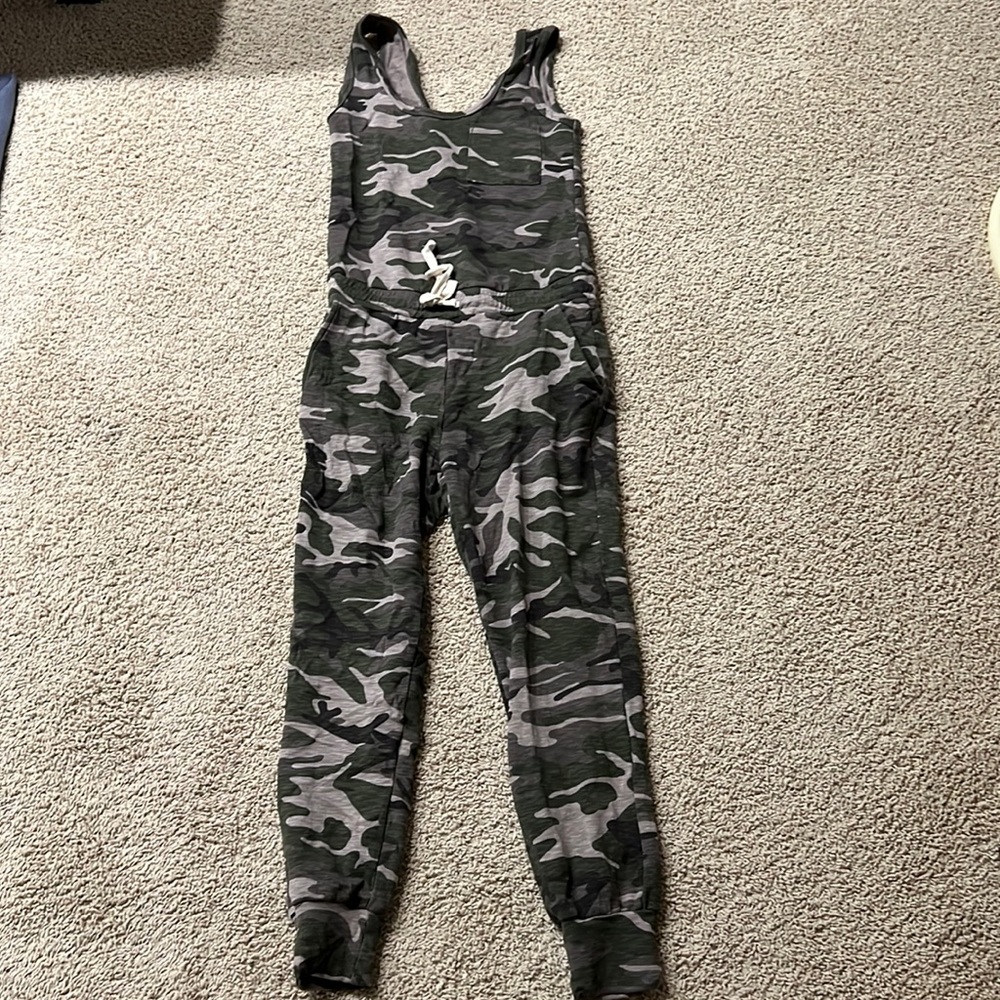 Super cute camo jumpsuit